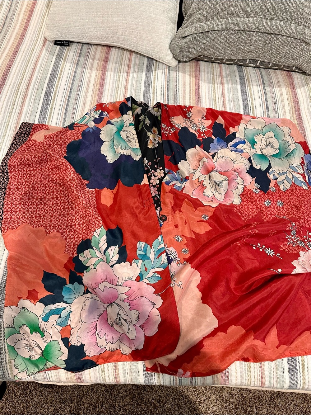 Johnny Was Black Reversible Floral Embroidered Kimono with Red Lining - Picture 3 of 8